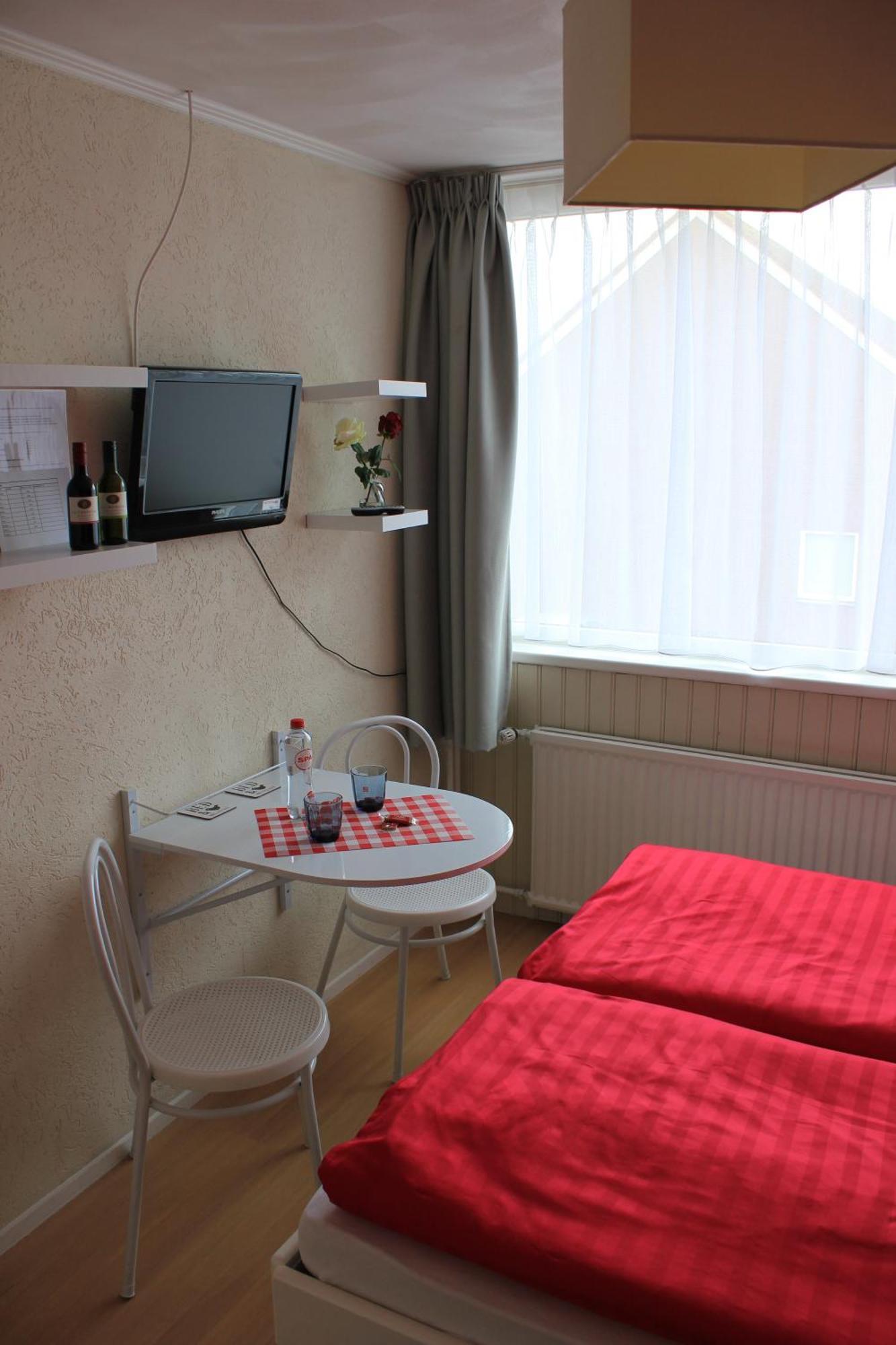 Kerstins Bed And Breakfast Egmond aan Zee Bagian luar foto