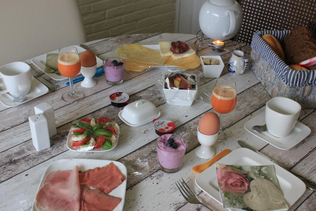 Kerstins Bed And Breakfast Egmond aan Zee Bagian luar foto